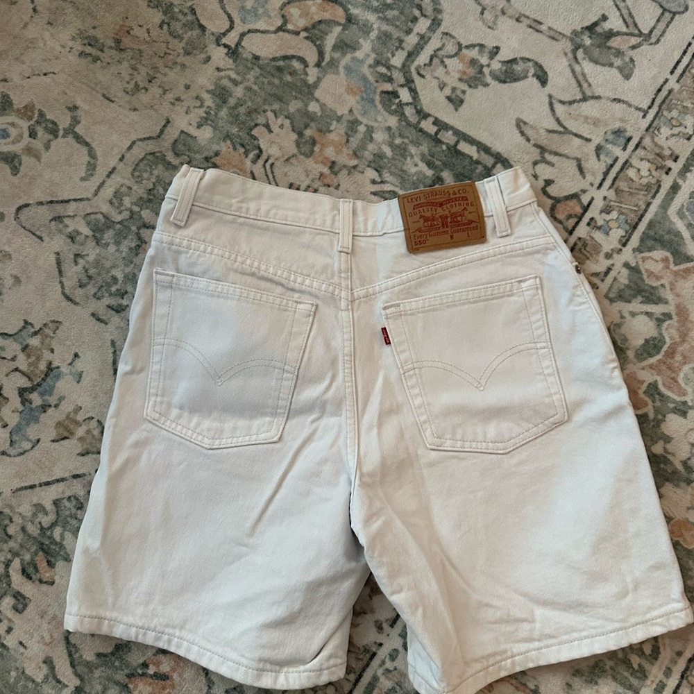Levi's Cream Relaxed Fit Shorts